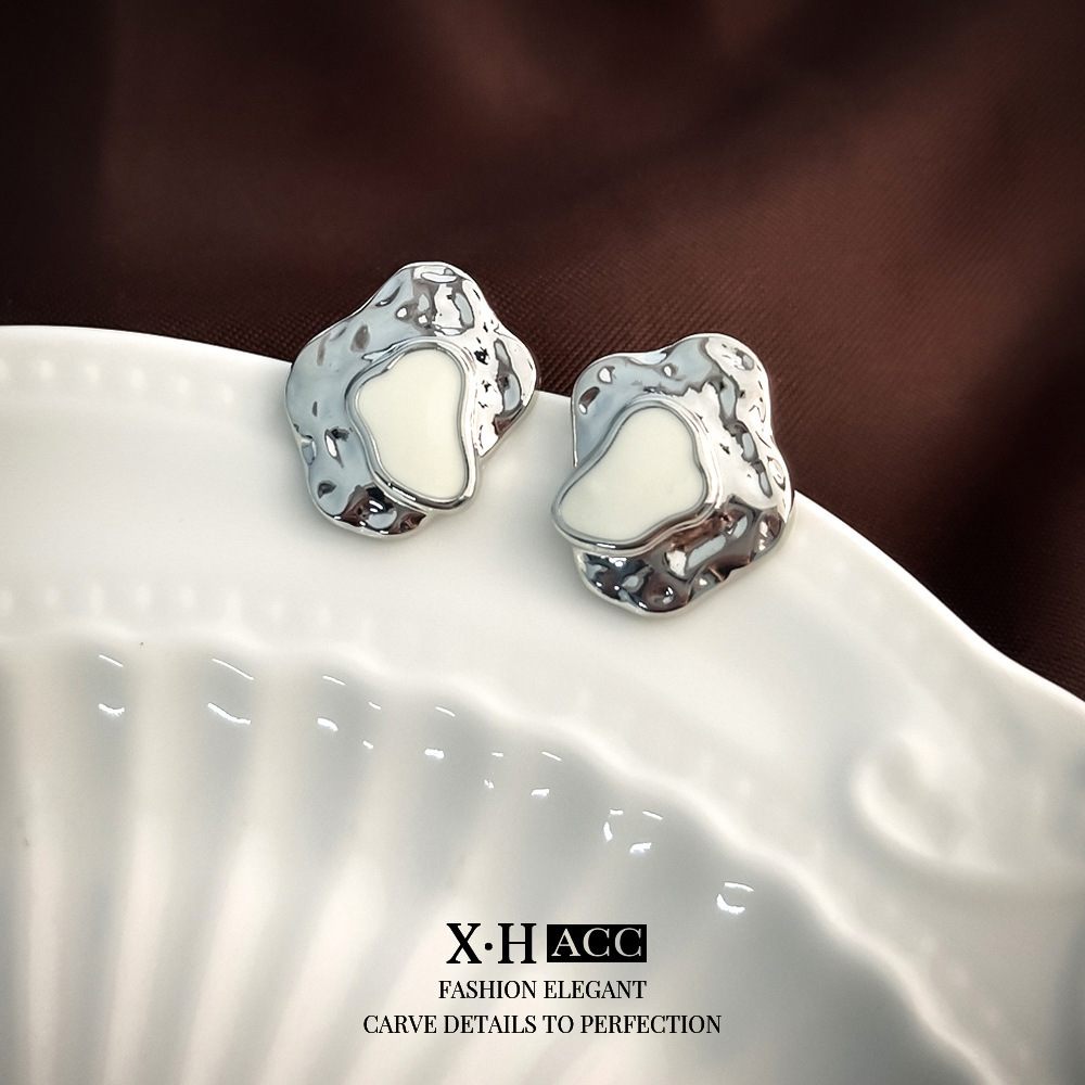 Aguja de plata de moda alta sensación de diamante de goteo de aceite pendientes nicho universal elegante pernos de orejas ligero lujoso temperamento simple orejas para mujeres