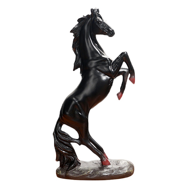 ヨーロッパ式の馬の置物の家庭の客間の玄関の書斎のデスクの装飾品の馬は成功の樹脂の工芸品に着きます。