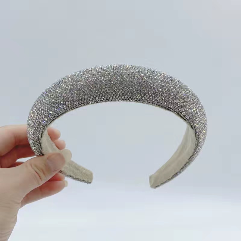Diadema con diamantes, estilo de celebridad de internet, nueva diadema de esponja de alta gama 2023 para realzar la corona, versátil para looks modernos de chicas jóvenes.