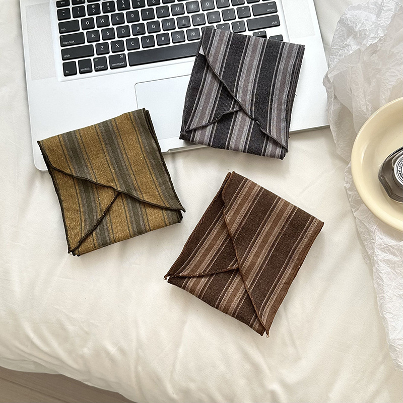 Bufanda de seda Sensación de alta gama Nuevo todo fósforo Vintage Rayas con cuello Bufanda delgada Bufanda en la cabeza Multiusos Cinta para el cabello Cinta