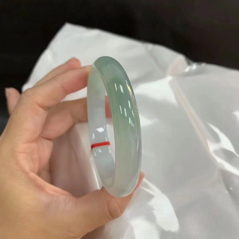 Vòng tay ngọc bích tự nhiên Miến Điện cao cấp, đường kính trong 52–64 mm chi tiết 6