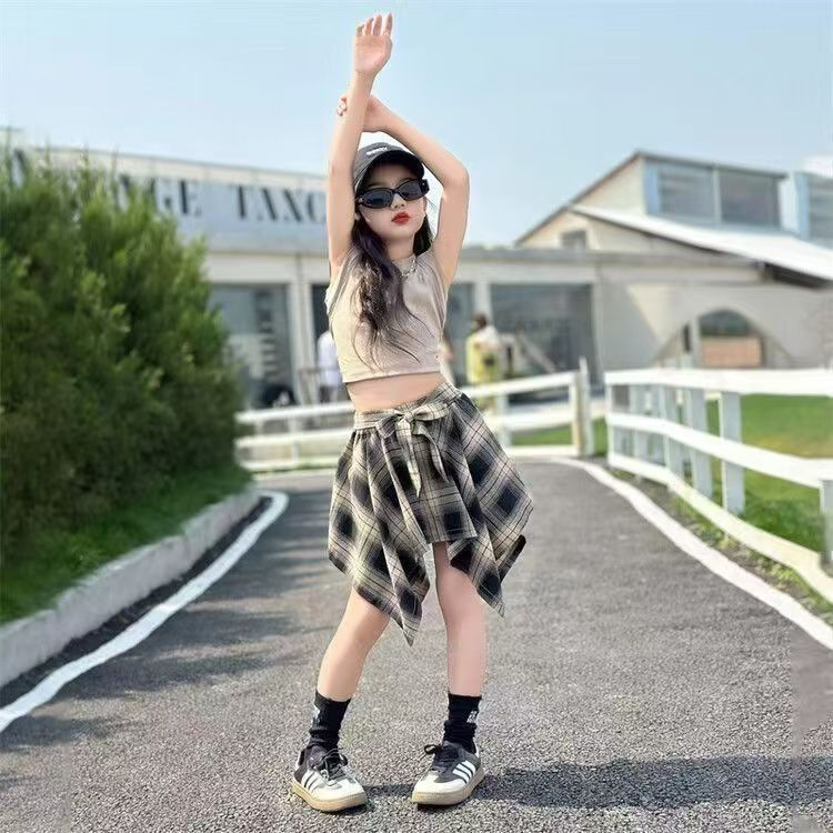 Vestido de verano para niñas, falda a cuadros, traje de manga corta 2025, nueva camiseta de estilo occidental para niños, falda de moda, traje de dos piezas de moda