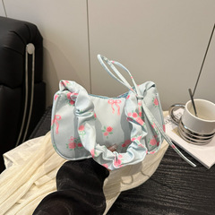 美しい新鮮な花柄の甘いプリーツハンドバッグ 2025 夏の人気の軽量でスタイリッシュな女性のショルダー脇の下バッグ