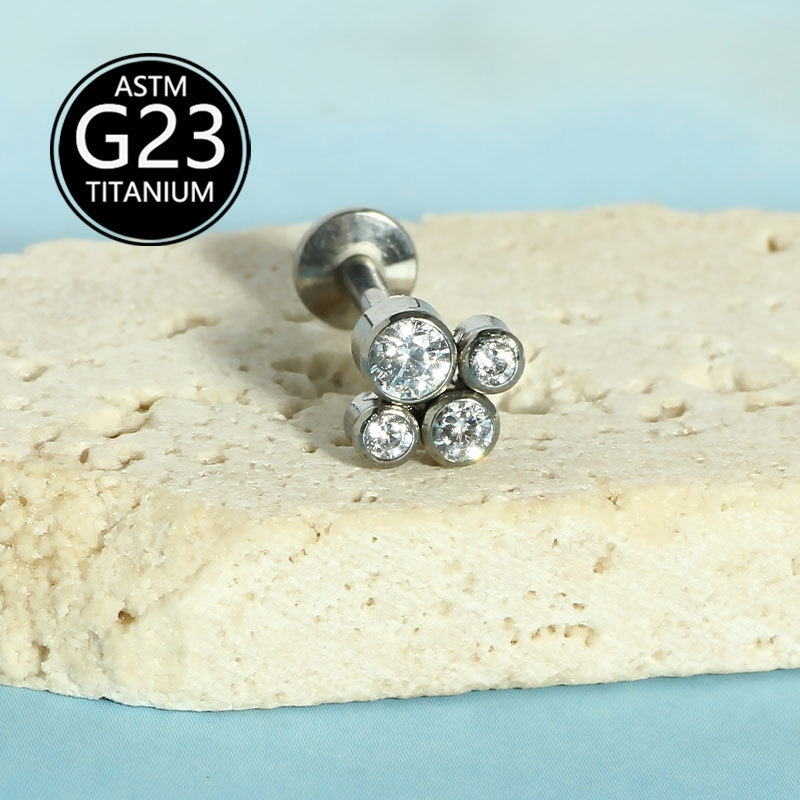 16G labret stud size and finish detail