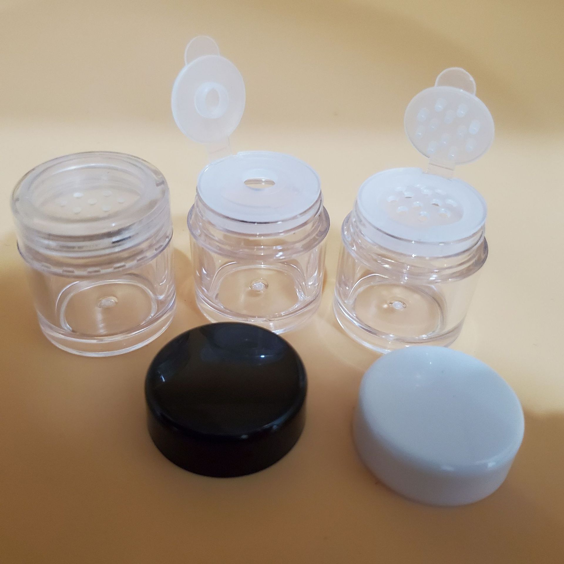 供应5g单孔多孔翻盖内塞粉瓶小样瓶金葱粉瓶美甲粉瓶化妆品包材