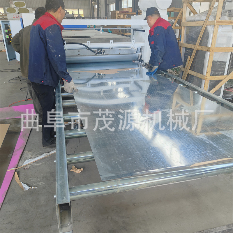 自动收卷裁切镀锌钢卷覆膜机 不锈钢板贴膜机 金属板材覆膜机厂家