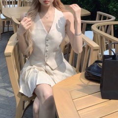 フランス式の小香風のスーツの気質は袖なしのベストの女性の夏の百タックの半身のスカートの2つのセットを縛ります。