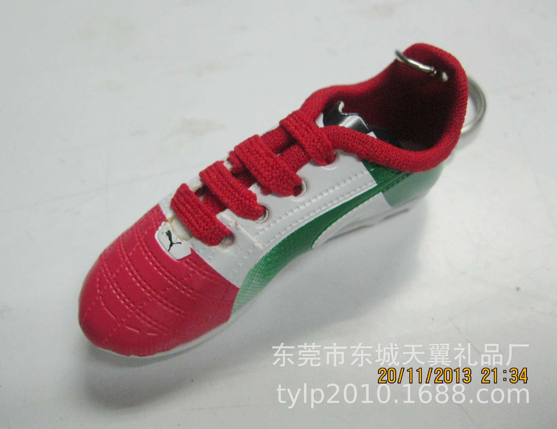 热卖促销足球鞋子钥匙扣 shoe keychain 运动鞋钥匙