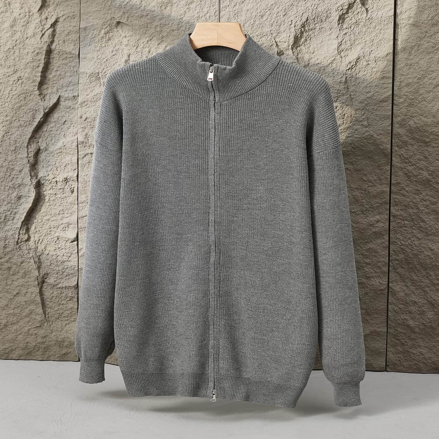Design demi-season warm jeans with zipper