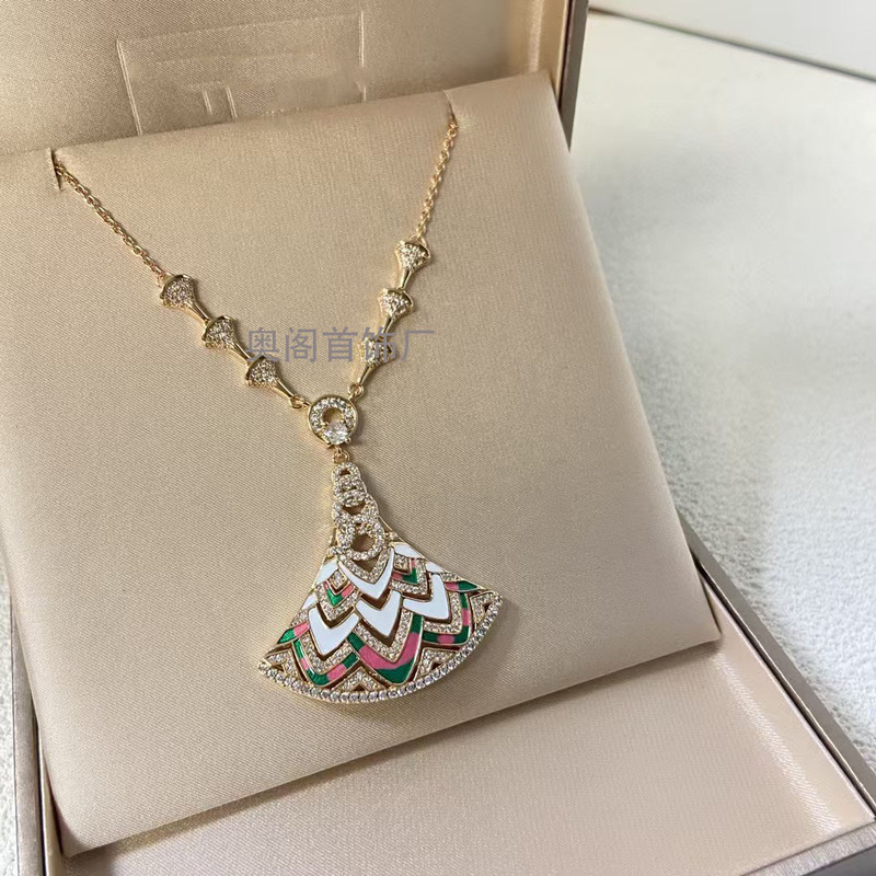 ヨーロッパとアメリカの Baohjia ハイエンド大型カラフルなパターンスカート扇形ネックレス女性用 18K ローズゴールドメッキ高炭素ダイヤモンド|undefined