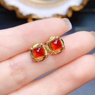 New natural garnet earrings S925 silver inlaid main stone 6*6mm Joker net red explosions women's jewelry wholesale