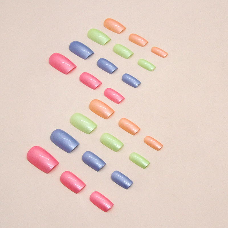 Mittellange europäische quadratische Regenbogen-Aurora-Nagelkunst-Nische im Instagram-Stil, einfarbig, vielseitig zu tragende Nägel_voghion.com