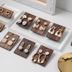 胡桃木イヤリング展示棚アクセサリー掛けイヤリング棚ピアスジュエリーカード陳列アクセサリー写真撮影道具