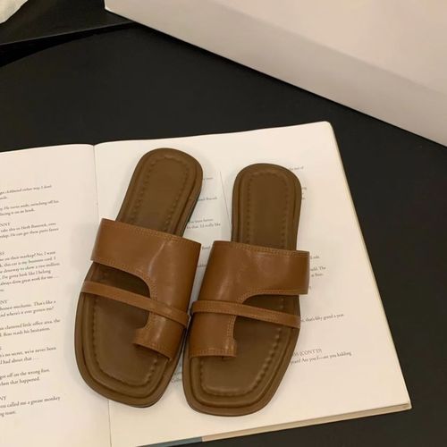 Minimalist open-toe flat sandals with an Instagram-inspired, versatile, casual vacation style for outdoor wear, toe-out design for outings, summer flat sandals