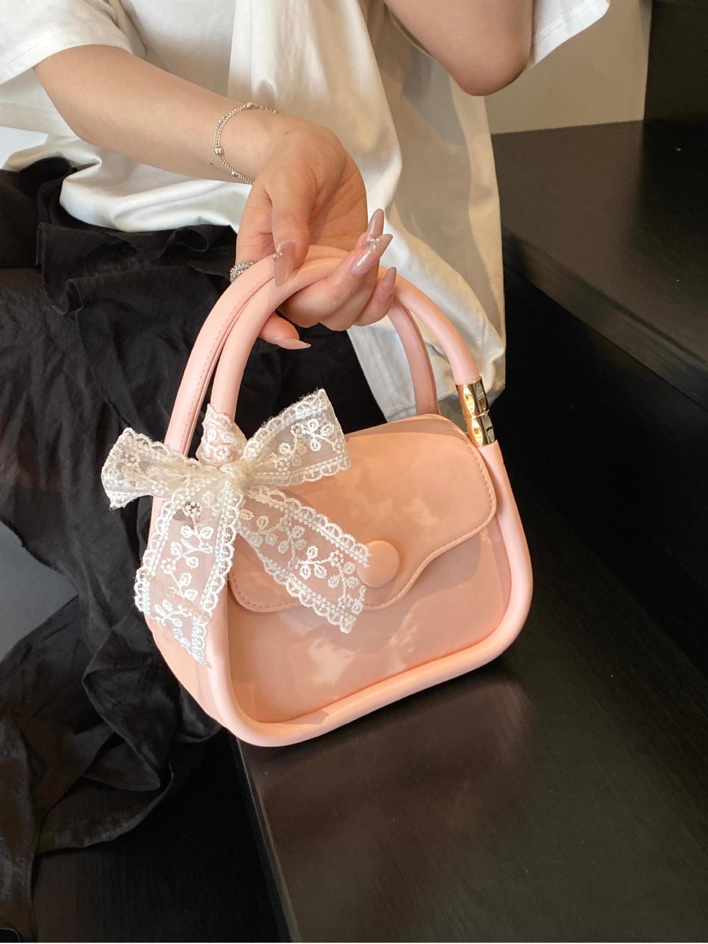 Bolso cuadrado pequeño de mano de estilo occidental de moda para mujer 2025 nuevo bolso de hombro casual de todo fósforo bolso de mensajero de alta calidad transfronterizo