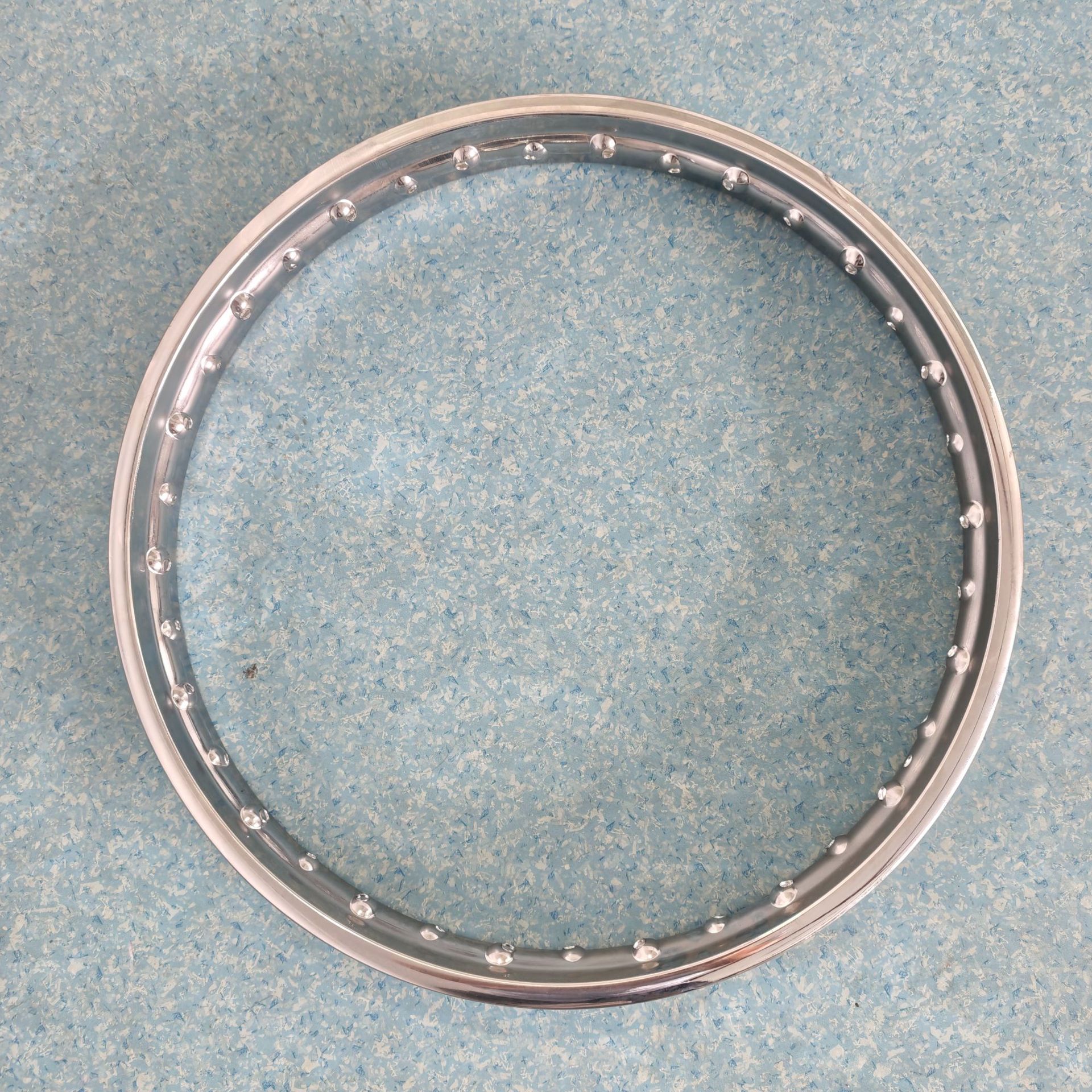 Motorcycle Chrome-Plated Steel Rim, Polished Spoke Wheel Rim, 17-Inch 18inch Universal Rim Repair Replacement Part for Export