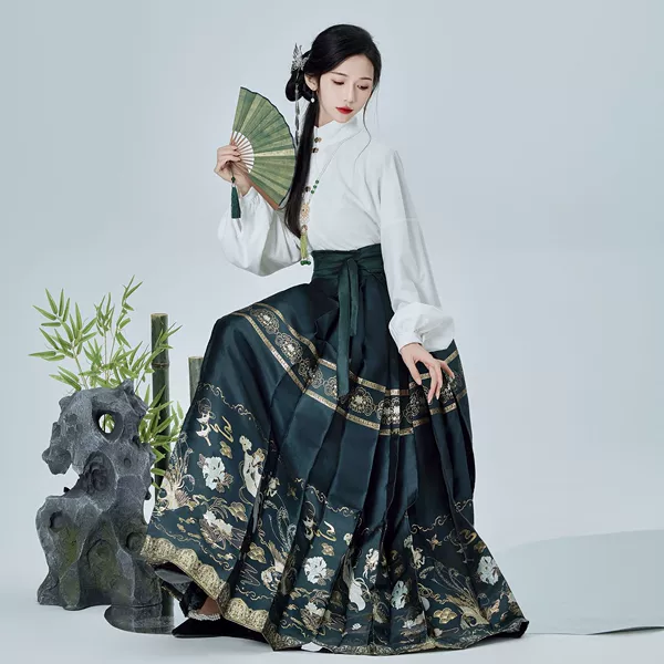 Dark green Feitian woven gold horse face skirt 8019