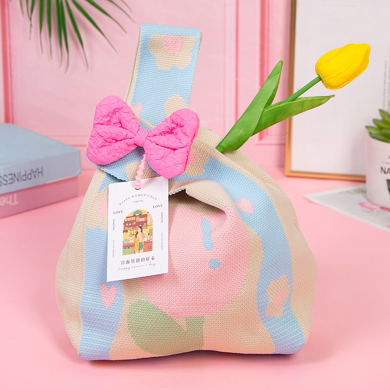 큰 파란색 꽃 + 임의 색상의 액세서리