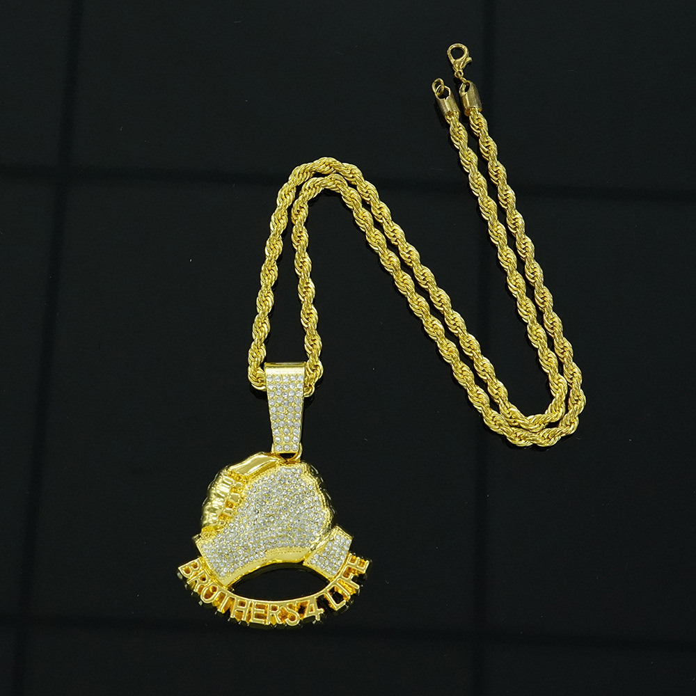 Collar colgante de letras de mano de diamantes de aleación de hip hop europeo y americano para hombres y mujeres accesorios de collar punk americano retro nuevos productos