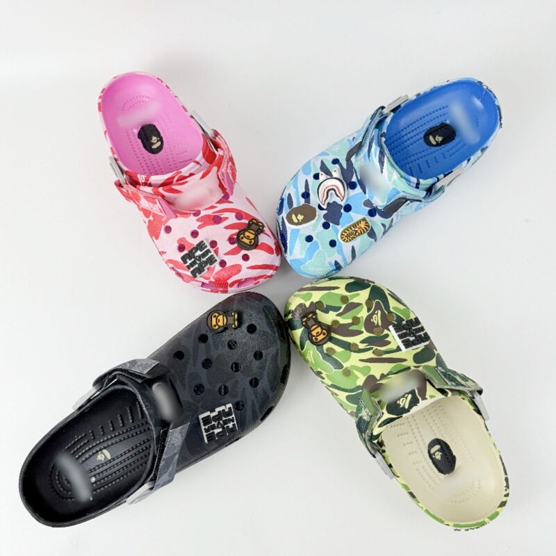 Cro Card Brand Beipu Camouflage Ape-Man Collaboration Clogs for Adults, Children, and Parent-Child Matching Shoes, Non-Slip Beach Shoes