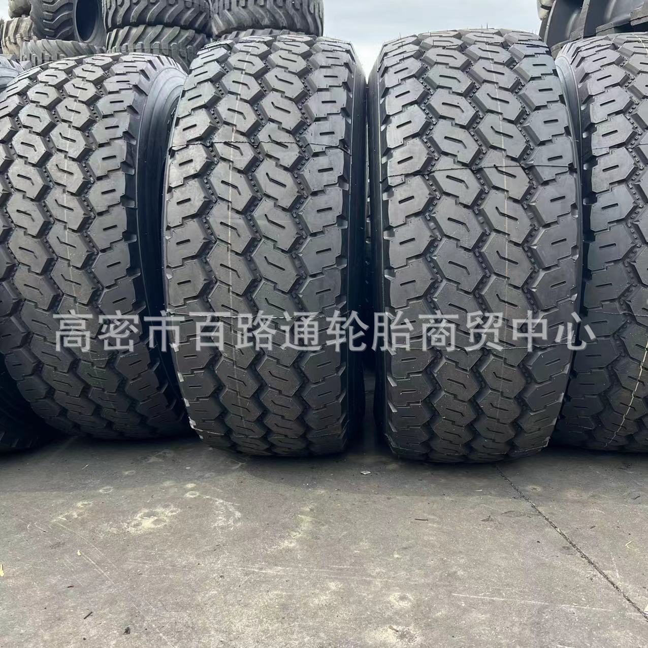 供应425/65R22.5油田修井机轮胎18R22.5油罐车全钢真空宽基轮胎