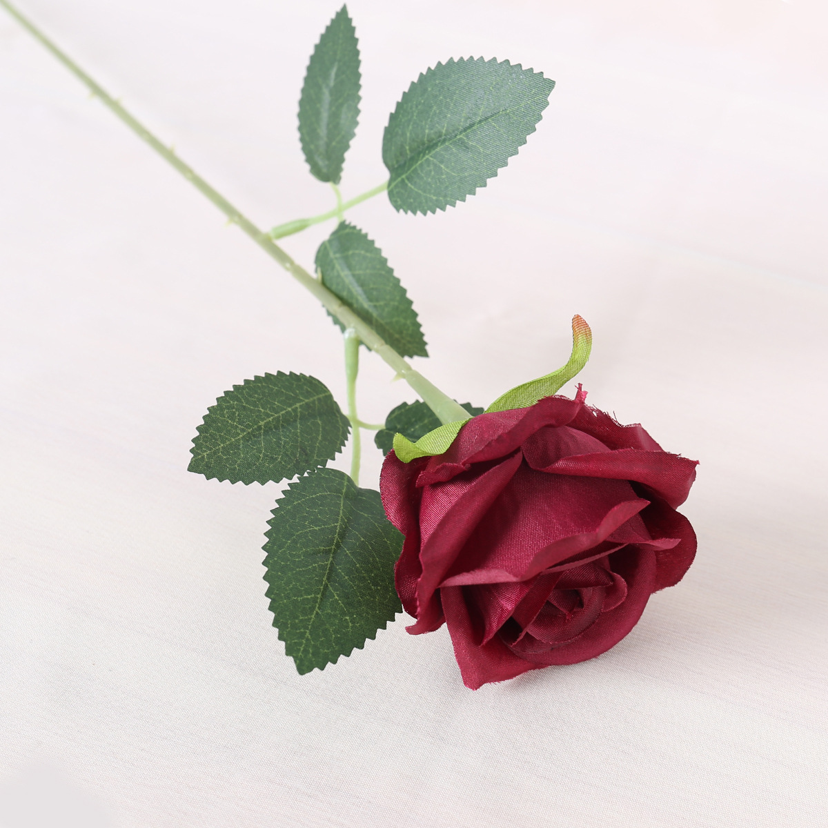 Rosas flores de imitación nuevo ramo de flores de plástico flor ornamentos decoración flor de boda ramo de flores falsas