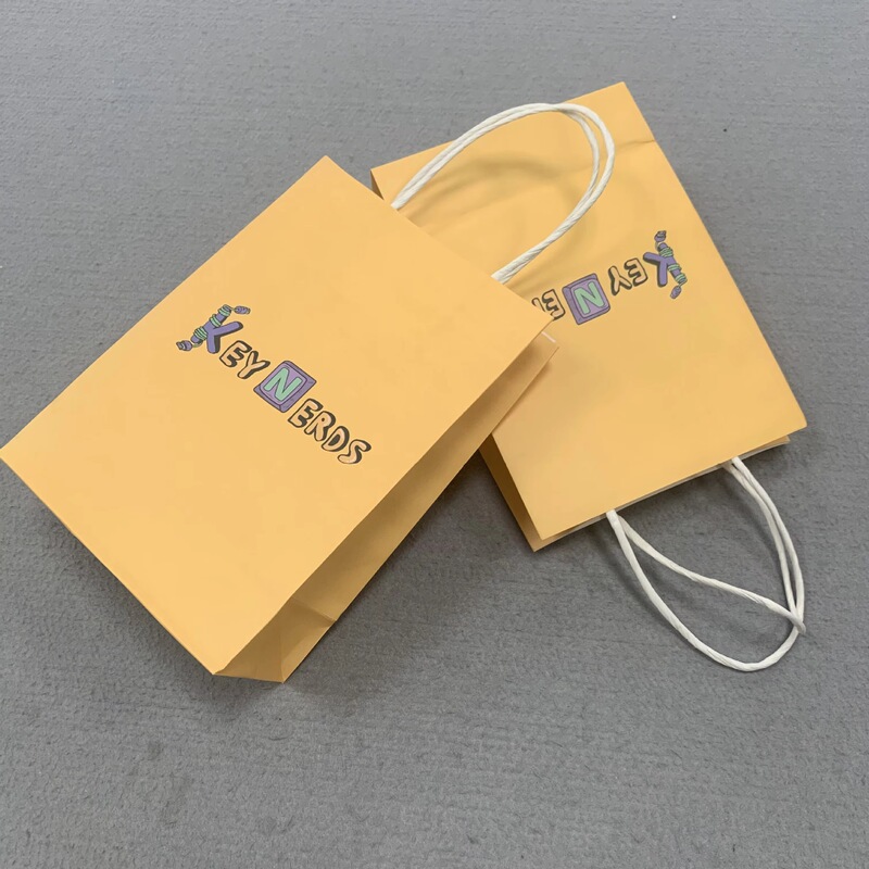 Yisheng Packaging Bag Paper Bag Custom Gift Bag Wholesale Fancy Paper Tote Bag Shopper Paper Bag Logo Kraft