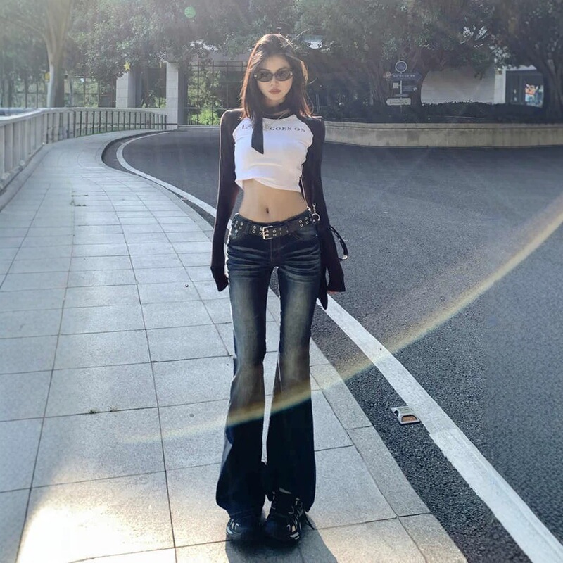 American retro low-waist hot girl micro-flared jeans for women, 2026 summer new style, stretchy slim-fit bootcut pants American retro low-waist hot girl micro-flared jeans for women, 2026 summer new style, stretchy slim-fit bootcut pants