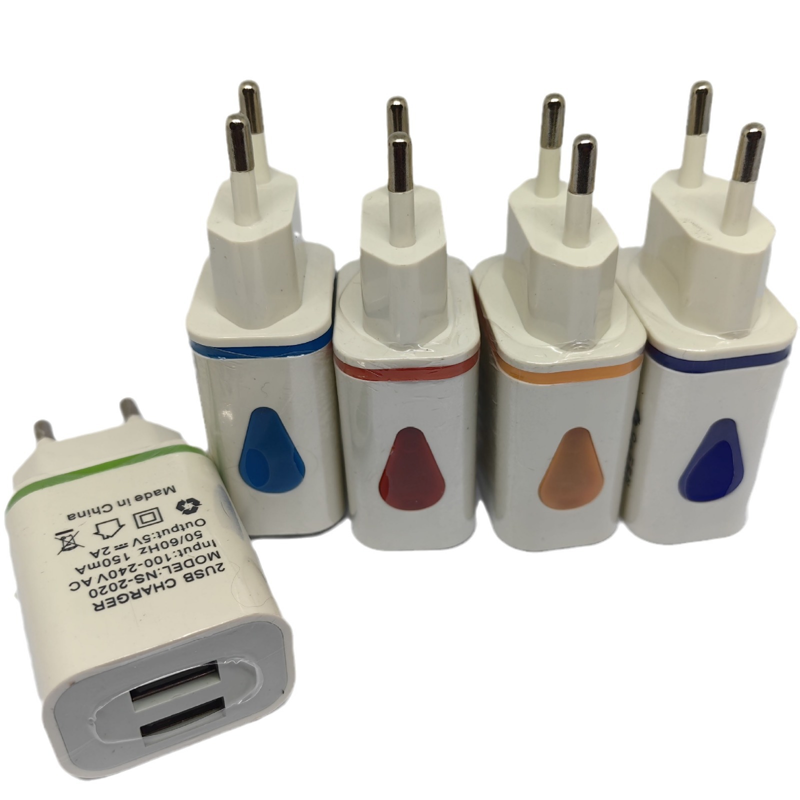 Suministro transfronterizo Dual USB gota de agua LED cargador luminoso estándar europeo estándar americano teléfono móvil 2.1A color cargador rápido