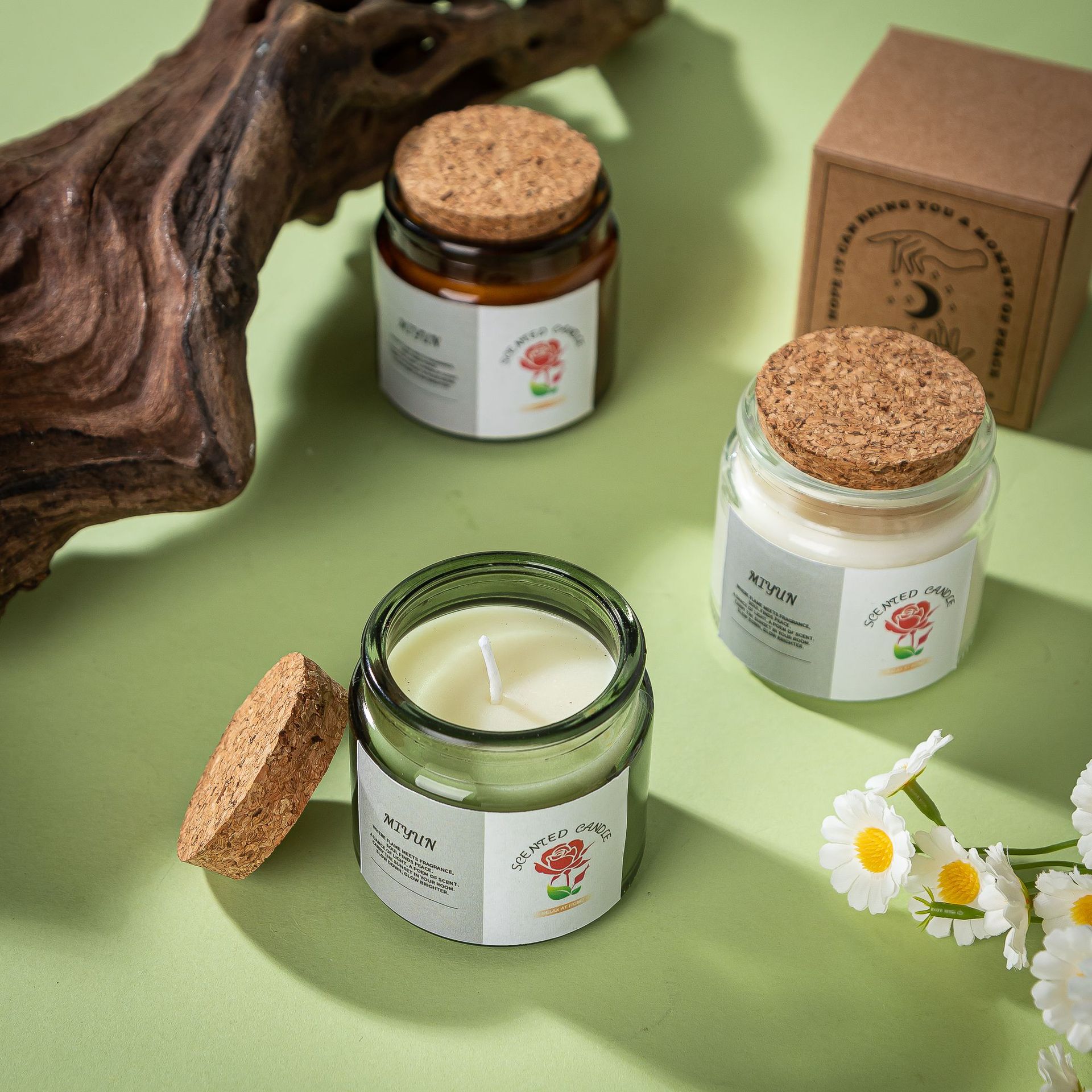 Bougie parfumée cire de soja faite main avec couvercle en bois_voghion.com