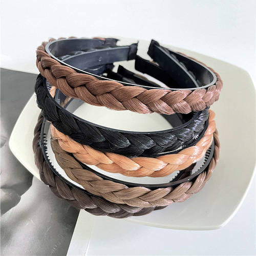Korean-style fishbone corkscrew hair tie that conceals hairline, compresses hair, and prevents slipping for a simple ponytail hair accessory