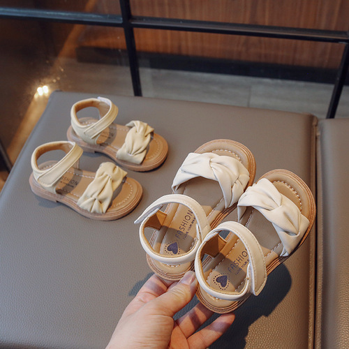 2024 new summer Korean style sandals for children and girls 3-6 years old soft-soled non-slip beach shoes