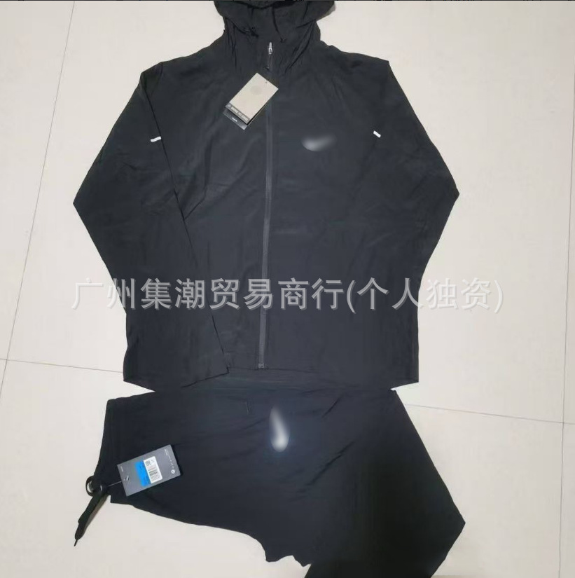 Nuevo traje de asalto deportivo de hielo primavera y otoño chaqueta de secado rápido chaqueta encapuchada a prueba de viento chaqueta de otoño chaqueta de hombre