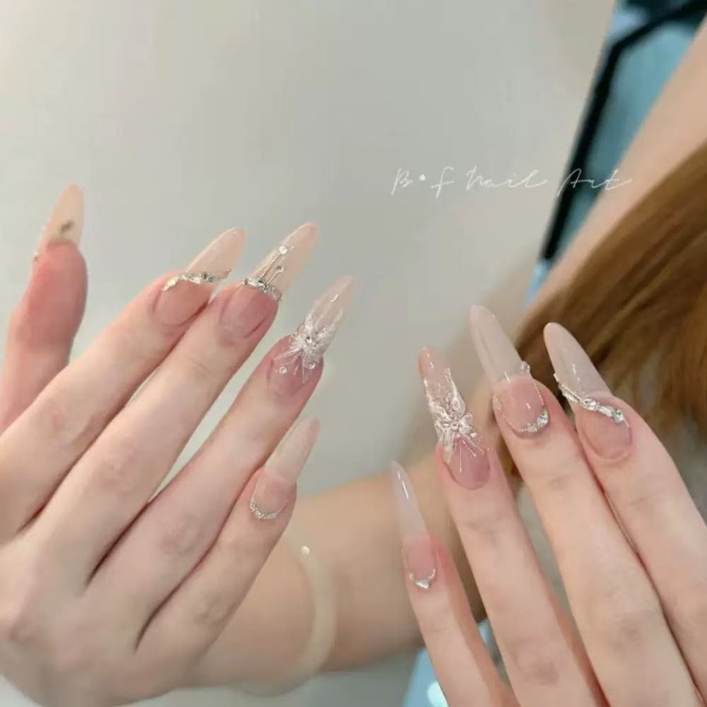 10片分码富家千金爆闪冰透裸色蝴蝶氛围感网红款可拆卸穿戴甲成品