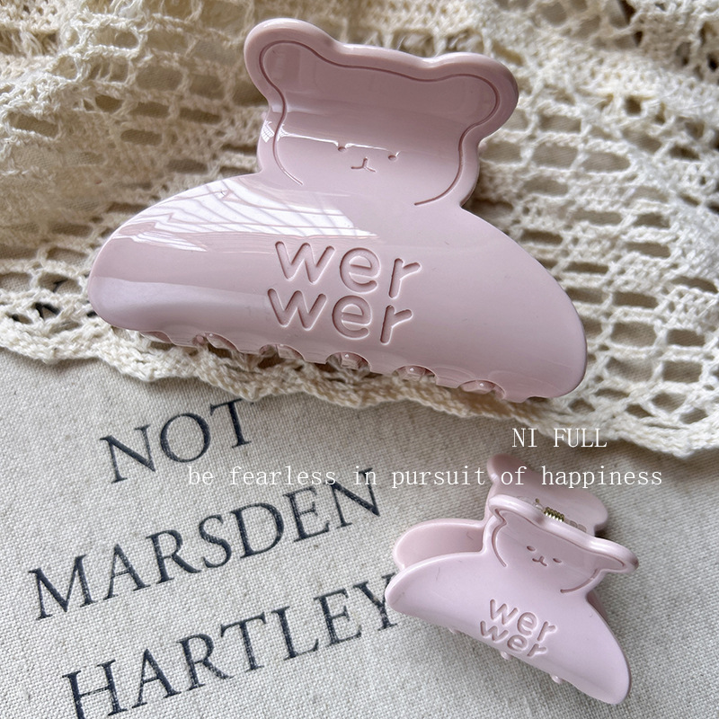 Korean Girl's Sweet Pink Letter Bear Clip, Simple and High-End, Versatile and Cute Shark Clip Hair Accessory Korean Girl's Sweet Pink Letter Bear Clip, Simple and High-End, Versatile and Cute Shark Clip Hair Accessory