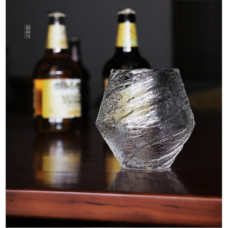 Suministro directo de fábrica Nórdico martillado vidrio creativo whisky Copa vino extranjero cerveza vidrio hogar taza de jugo