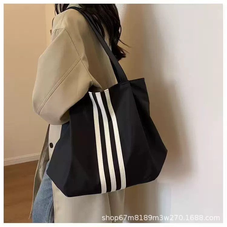 新款旅行外出购物大容量三道杠托特包女时尚质感单肩包通勤运动包