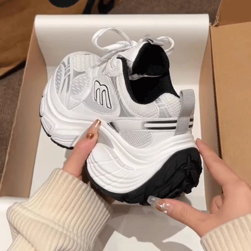 Zhao Lusi mismo estilo de zapatos de papá mujer 2025 nuevo estilo de suela gruesa pareja todo-fósforo aumento zapatos deportivos casuales ins