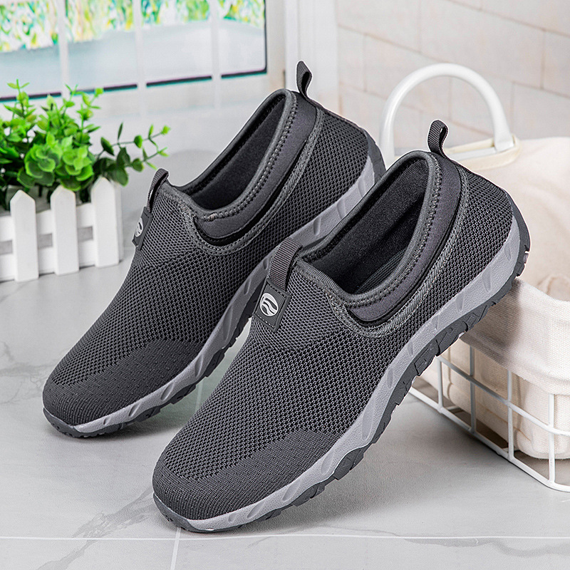 2025 primavera nuevas sandalias de mujer zapatos de madres de mediana edad y zapatos de madres de malla transpirables zapatos de mujer con suela suave zapatos casuales de ancianos