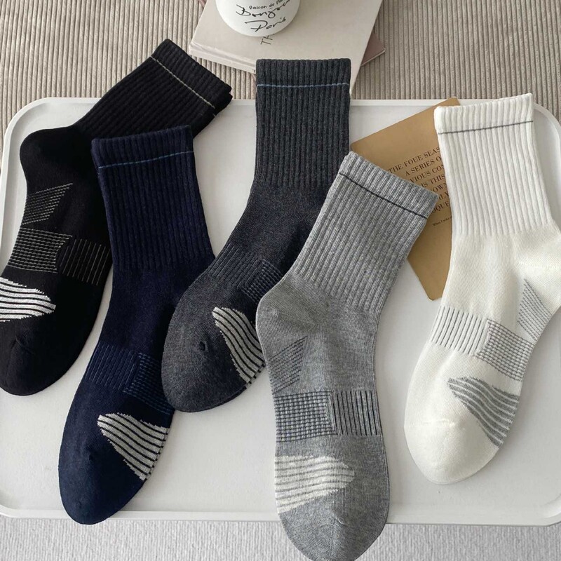 Men's new mid-calf socks for early autumn, casual cotton socks, business-style solid-color long socks, with a comfortable, wide toe design, simple and elegant Men's new mid-calf socks for early autumn, casual cotton socks, business-style solid-color long socks, with a comfortable, wide toe design, simple and elegant