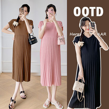 2025孕妇装夏季薄款短袖压褶孕妇冰丝针织哺乳连衣裙时尚潮妈