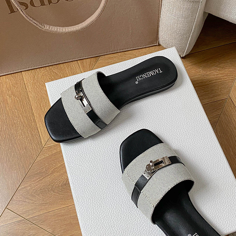 6011 Huidong Yi Xinda Kelly Drag ~ Square Head Lock Flat Holiday Beach Slippers Women's Sandals for Outer Wear 6011 Huidong Yi Xinda Kelly Drag ~ Square Head Lock Flat Holiday Beach Slippers Women's Sandals for Outer Wear