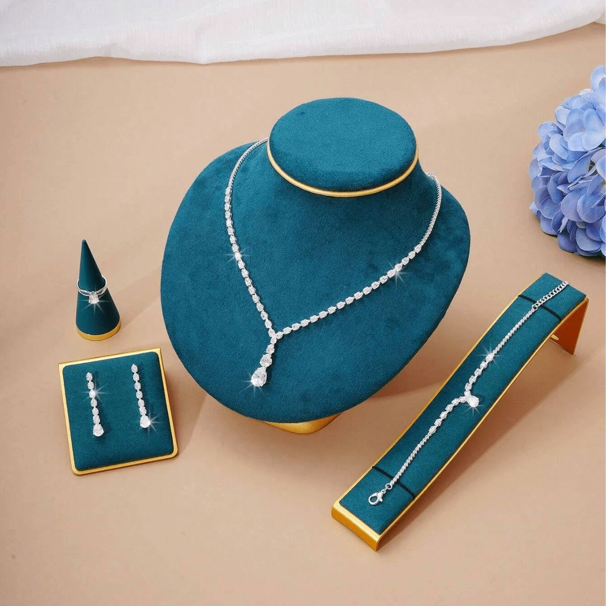 Подвеска‑ожерелье, европейский стиль, инкрустация кристаллами, серебристая цепочка, лёгкая роскошь