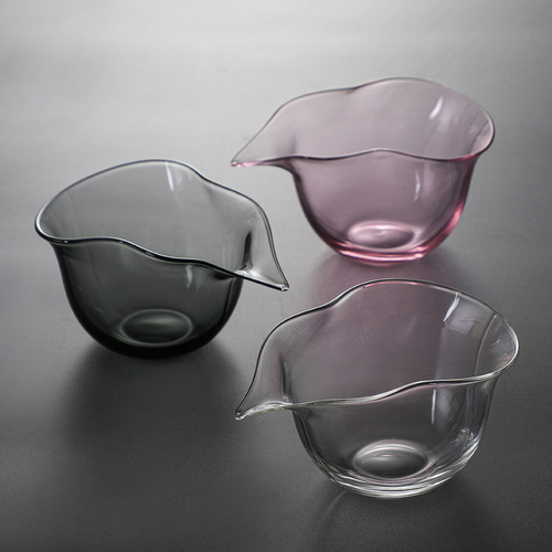 Japanese-style high-borosilicate glass shared teapot, gourd-shaped shared teapot, tea dispenser, glass tea server—elegant, creative, handcrafted tea set