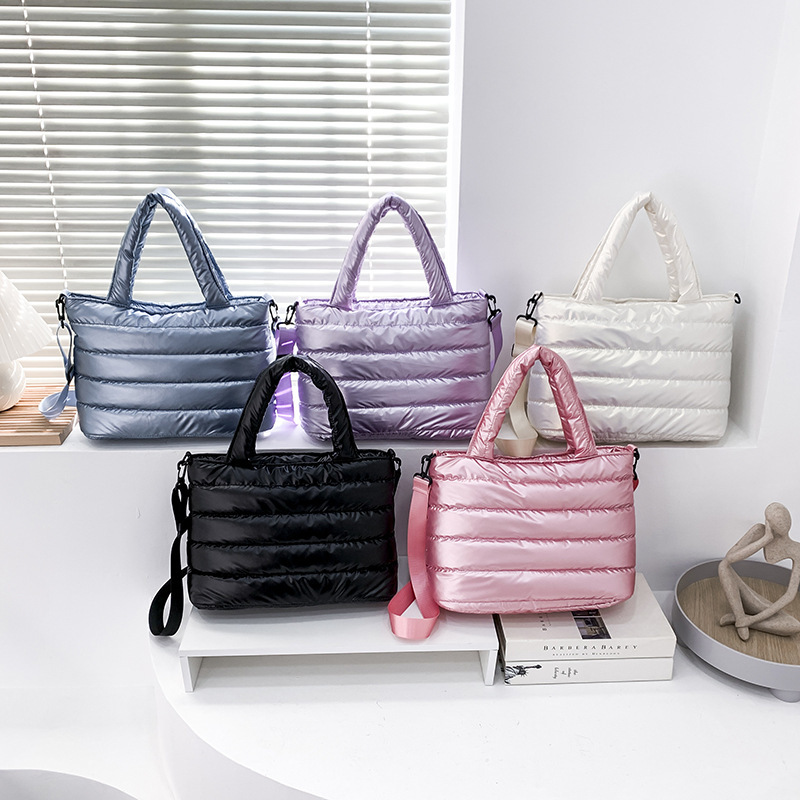 Cross-border cotton-padded women's bag 2022 autumn and winter New embroidery thread large capacity space cotton shoulder messenger bag portable commuter bag Cross-border cotton-padded women's bag 2022 autumn and winter New embroidery thread large capacity space cotton shoulder messenger bag portable commuter bag