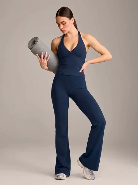 New cross-border halter neck sports set with beautiful back design, naked-feel high-waisted flared yoga pants, Pilates training fitness set