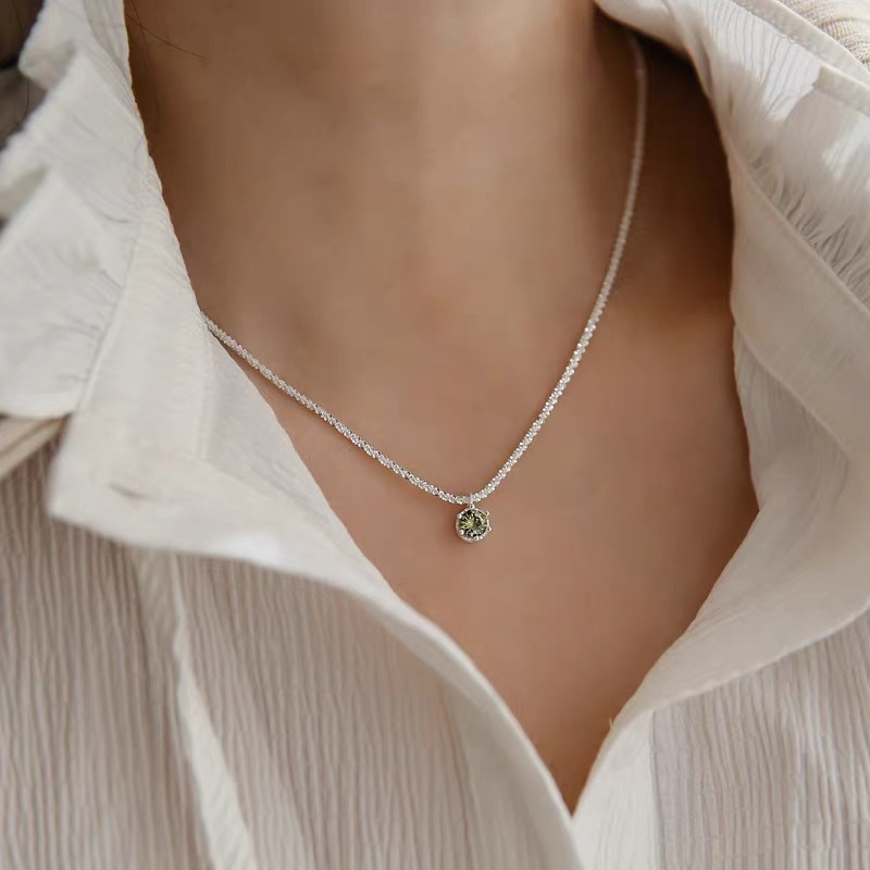 日常的に多用途な S925 スターリングシルバー アクアマリン バタフライ ネックレス、女性用、色あせしない、ニッチなハイエンドの軽い高級鎖骨チェーン、新しい|undefined