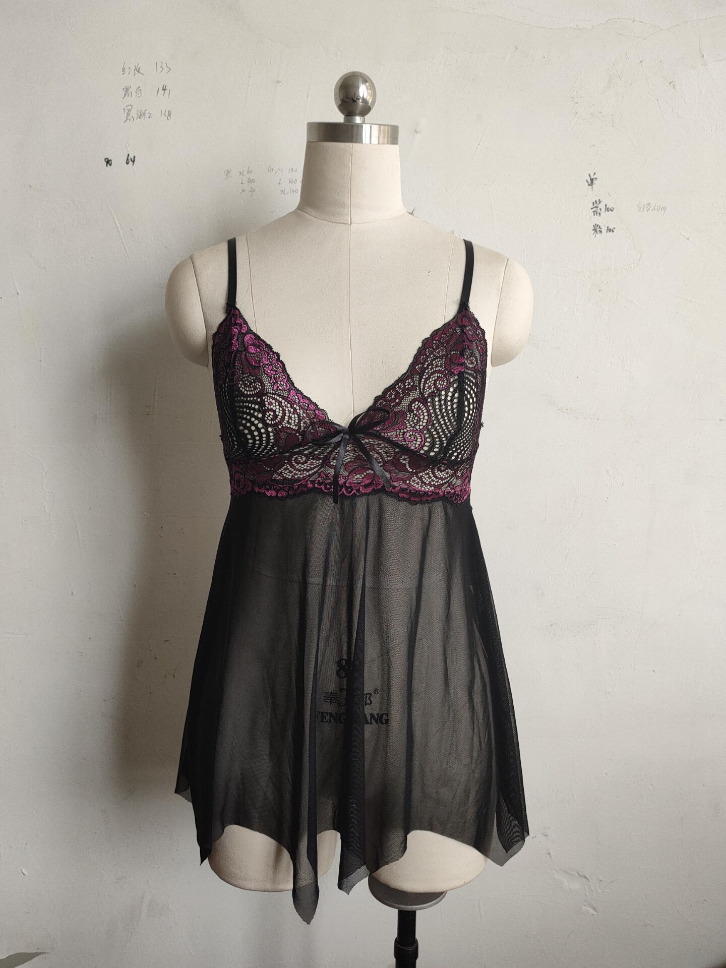 Lencería sexy de mujer europea y americana sexy tentación traje de Mujer Transparente Sling Plus tamaño encaje malla traje más tamaño Pijamas