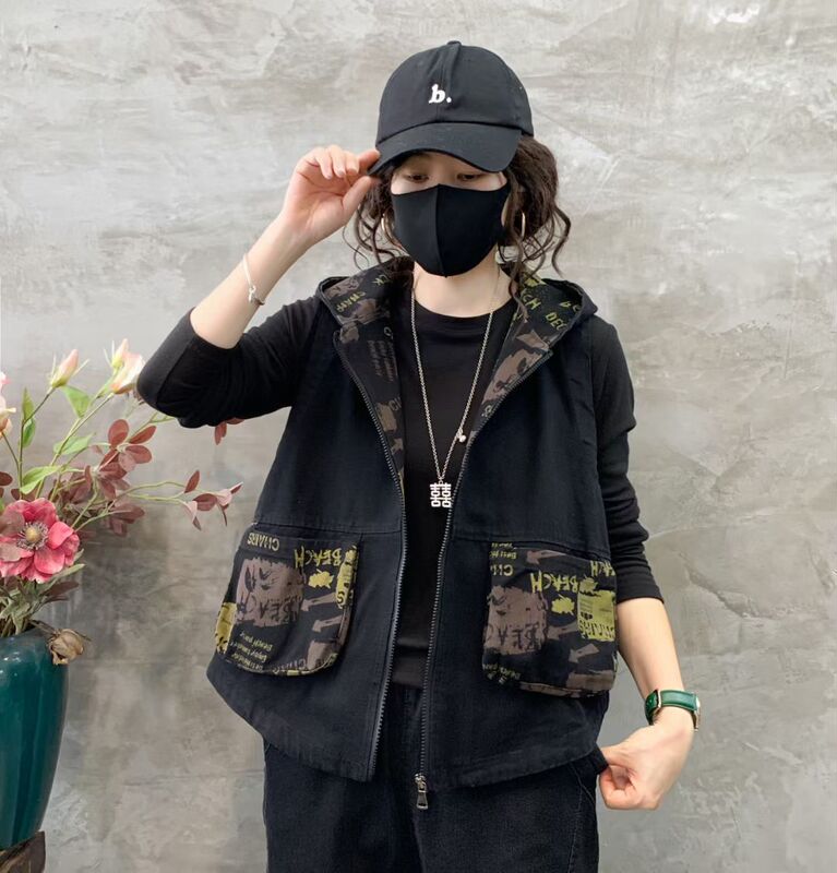 Hooded Denim Vest for Women 2026 Spring and Autumn New Retro Loose Splicing Contrasting Color Sleeveless Short Vest Jacket Hooded Denim Vest for Women 2026 Spring and Autumn New Retro Loose Splicing Contrasting Color Sleeveless Short Vest Jacket