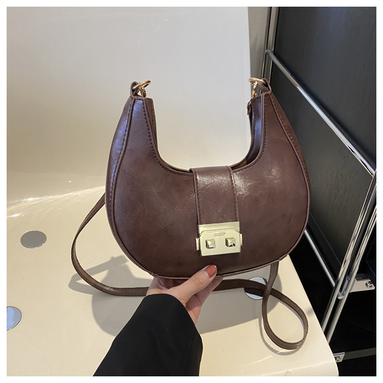 Nuova borsa a tracolla minimalista per donna, versione coreana, borsa sotto le ascelle dolce e straniera, tendenza invernale popolare, borsa da donna a forma di mezzaluna_voghion.com